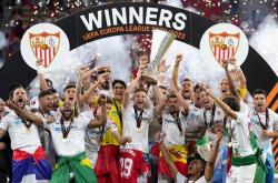 半岛体育新闻-塞维利亚客场小胜，紧握欧战资格