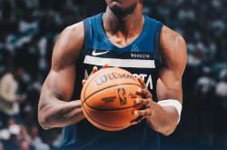 半岛体育网页版登录入口-森林狼球员遭遇技术犯规被裁判罚下