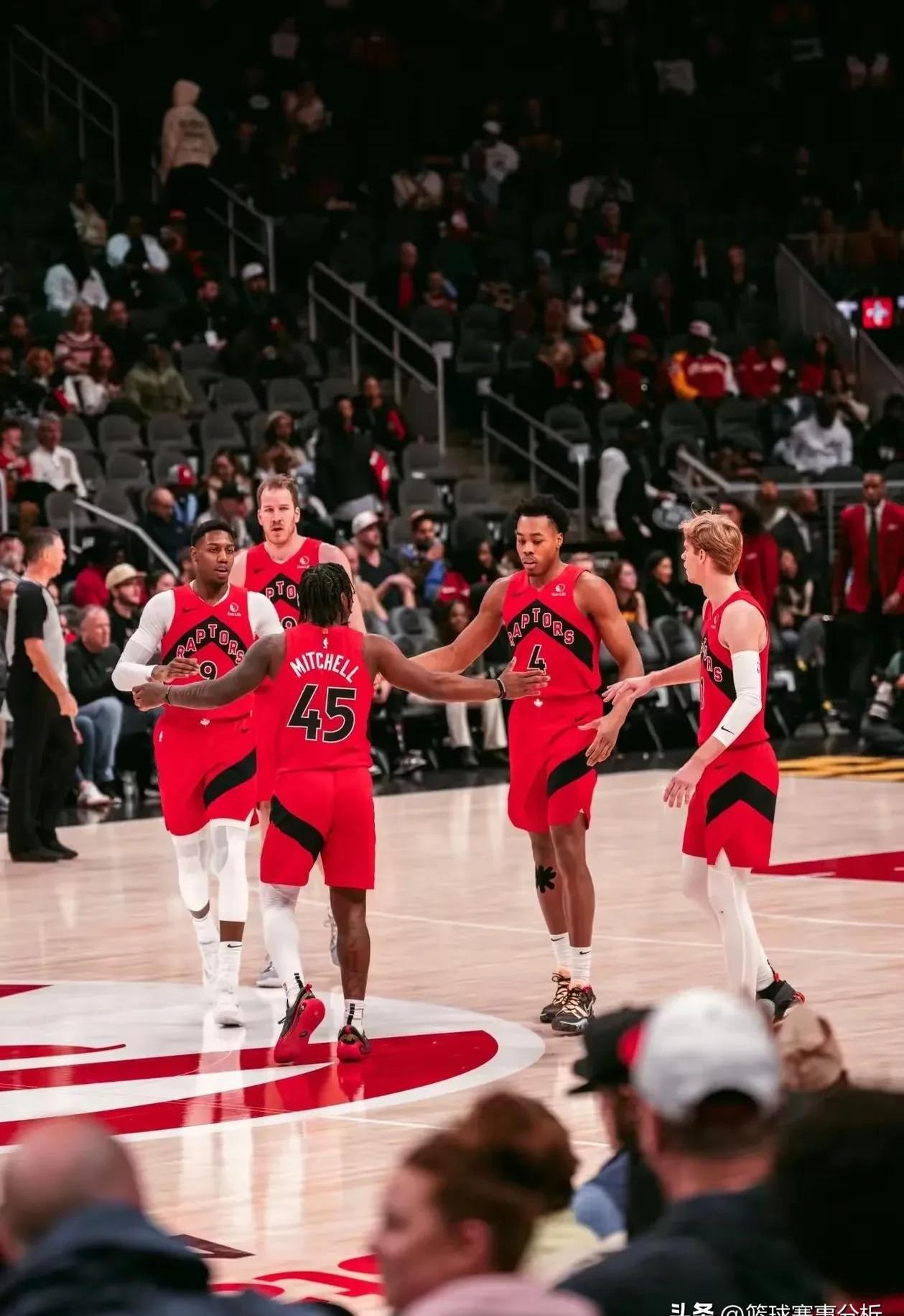 猛龙重燃战火，轻松击败快船