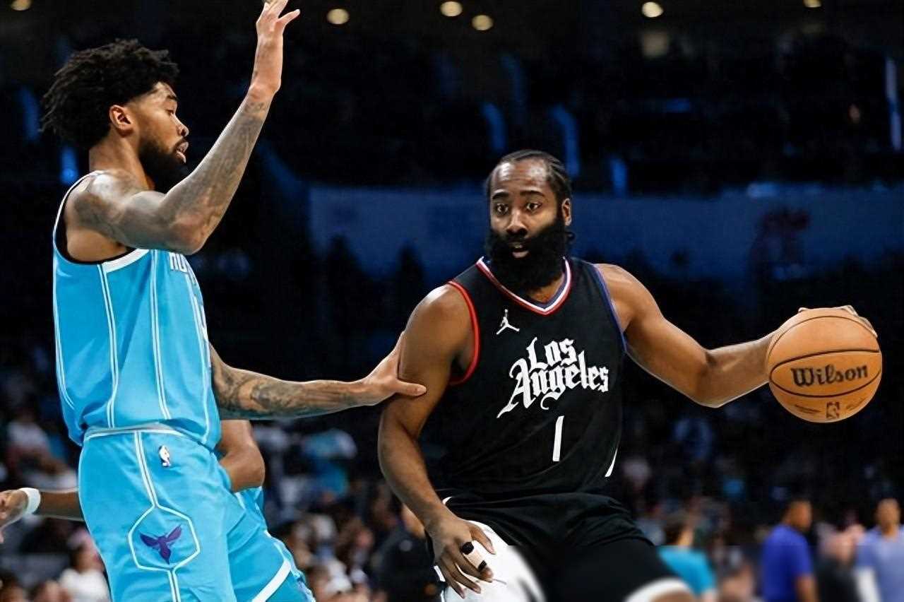 尼克斯灰熊对垒成经典之战，哈登詹皇砍分看点多的简单介绍