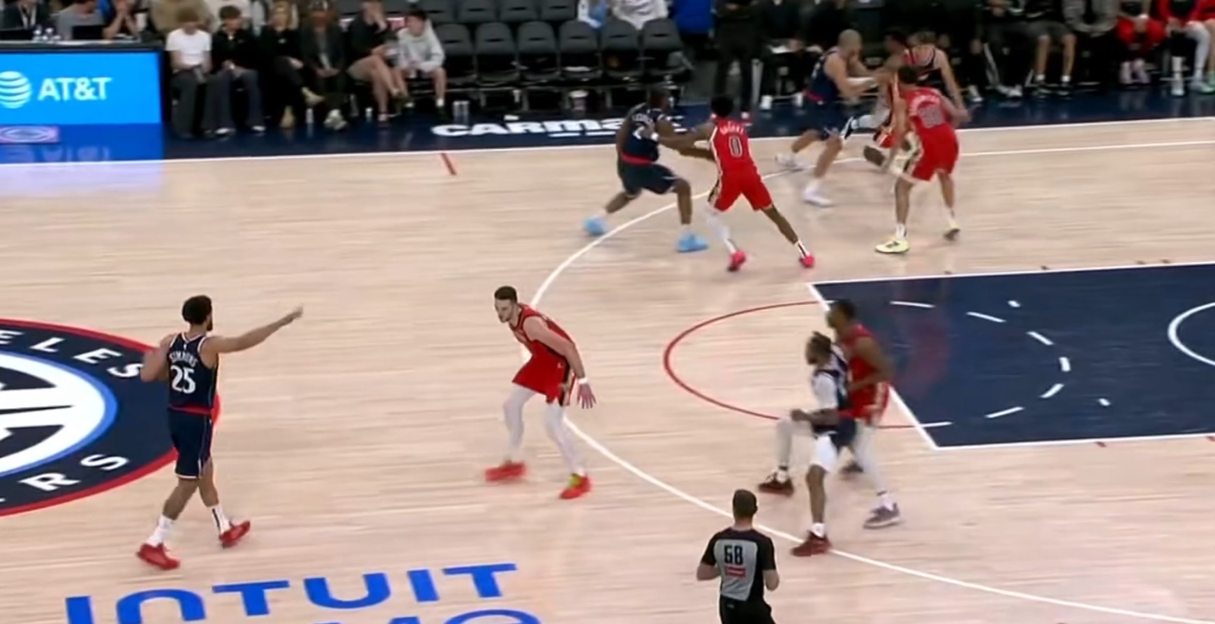 尼克斯灰熊对垒成经典之战，哈登詹皇砍分看点多的简单介绍