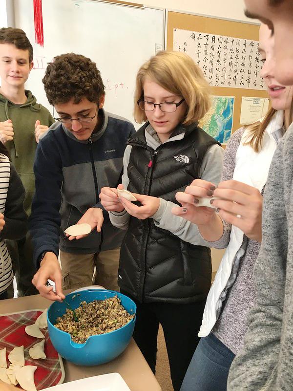 危地马拉射击选手精湛表现,登颁奖台的简单介绍 危地马拉射击选手精湛表现,登颁奖台的简单介绍