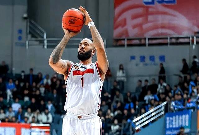 包含上海力克广东,冲击东部榜首的词条 包含上海力克广东,冲击东部榜首的词条