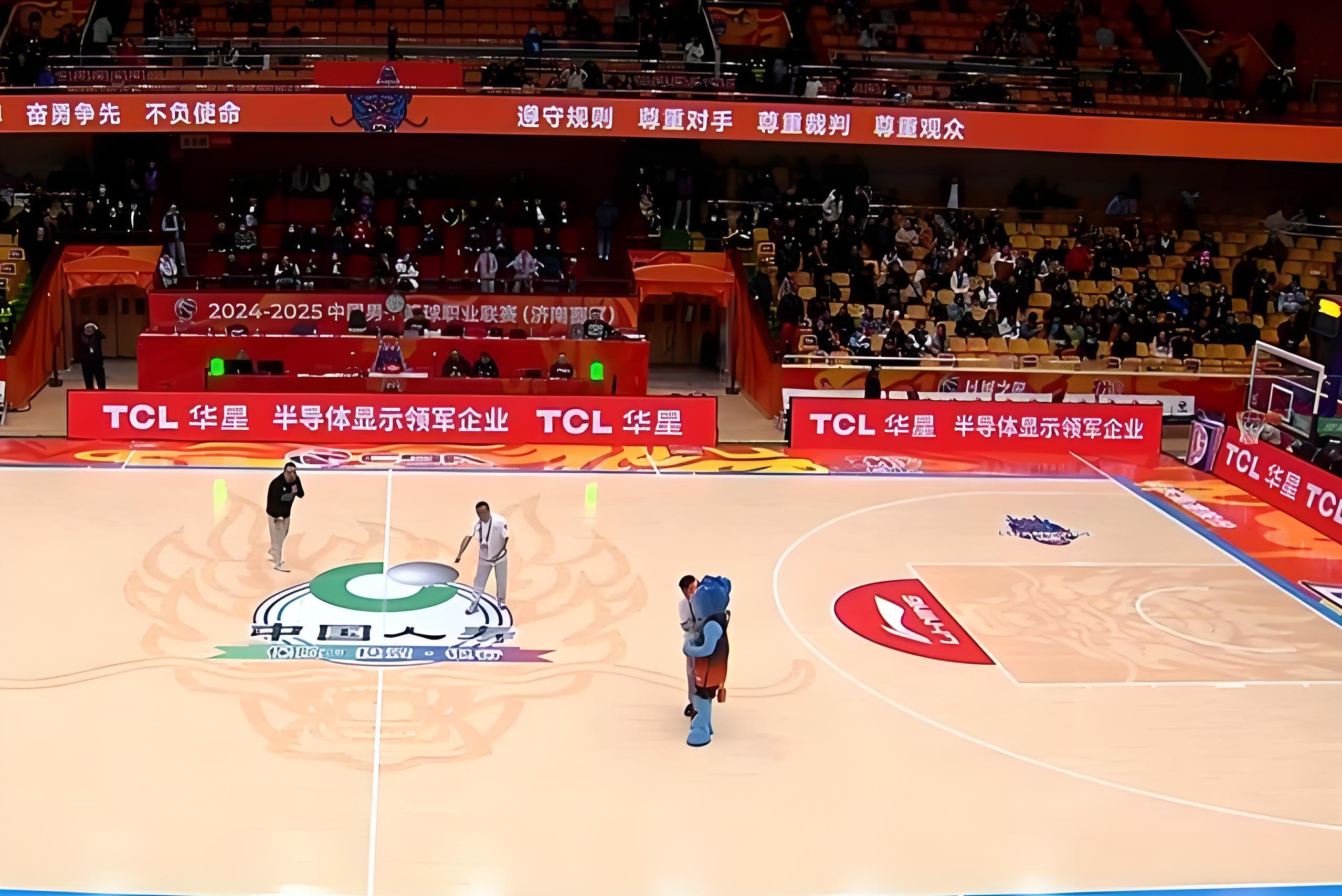 关于山东高速迎来新赛季：球队引援重磅，备战CBA比赛的信息