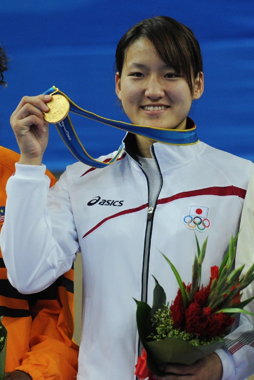 日本体操选手表现出色夺得金牌 日本体操选手表现出色夺得金牌