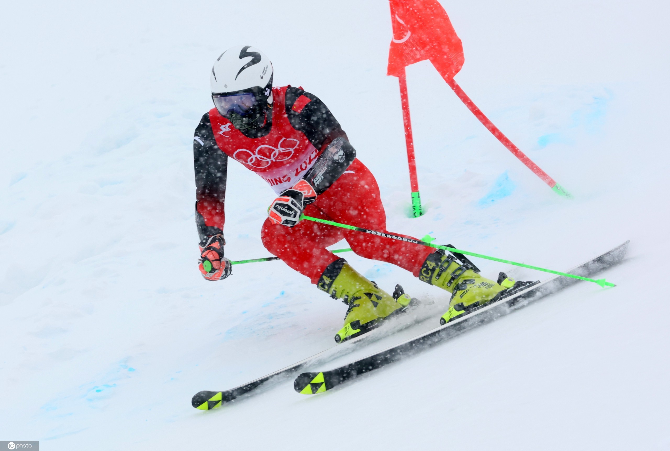 瑞士选手在滑雪比赛中获得金牌 瑞士选手在滑雪比赛中获得金牌