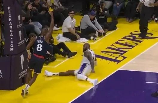 关于湖人客场完成逆袭，苦战胜利的信息