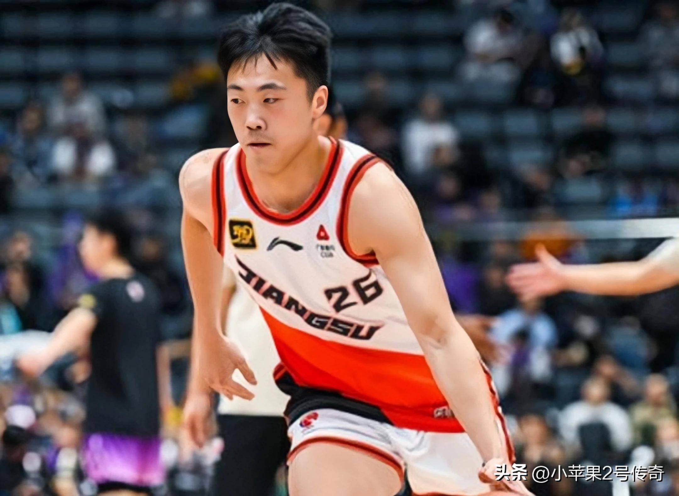 江苏队全力备战季后赛,士气高涨备战关键战 江苏队全力备战季后赛,士气高涨备战关键战