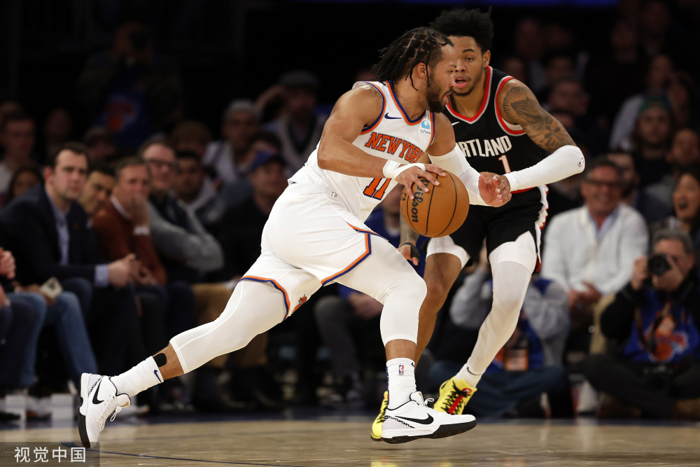 尼克斯主场击败开拓者，士气高涨