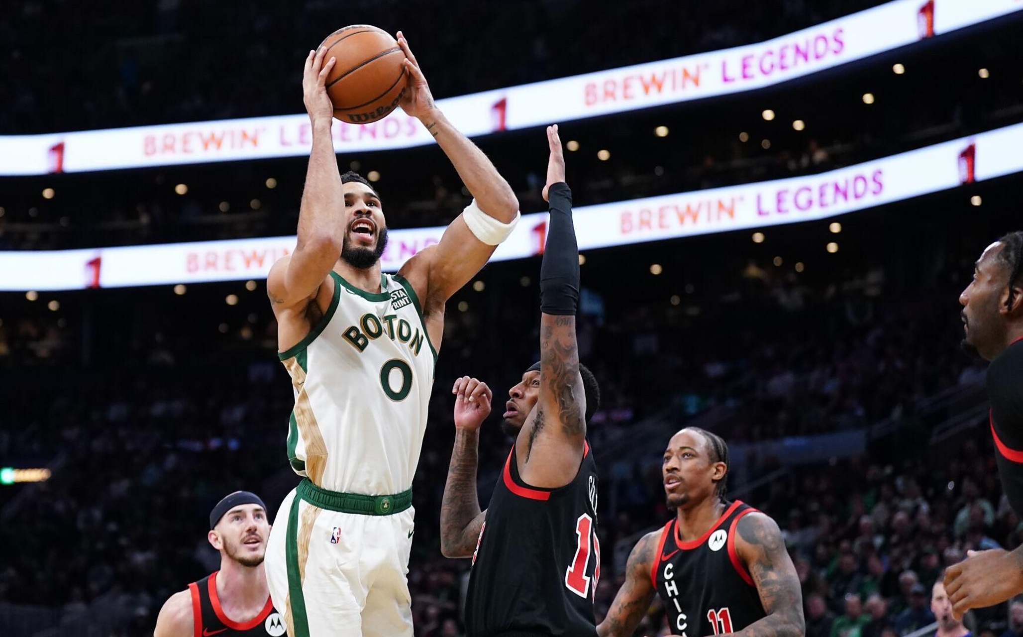 凯尔特人险胜公牛，沃克砍下30分的简单介绍