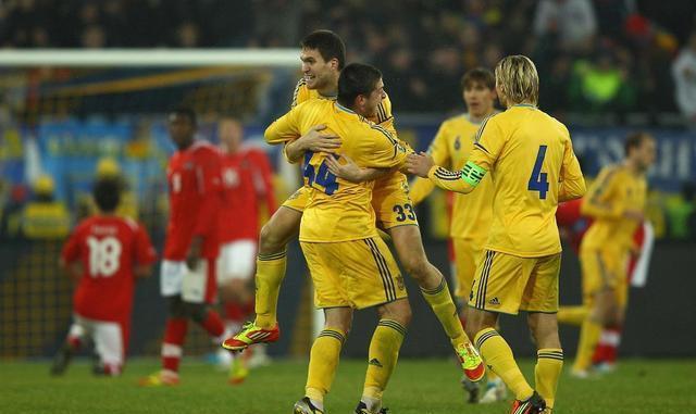 包含乌克兰队闷平正赛告别欧国联赛场的词条